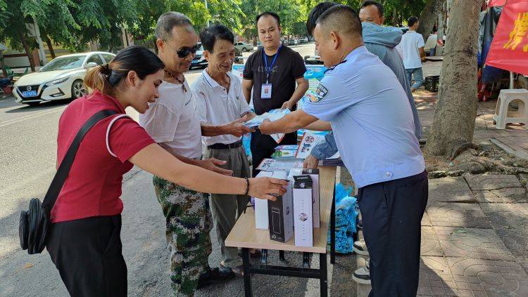 儋州市东成镇开展"防毒护苗·护未童行"禁毒宣传教育活动_毒品