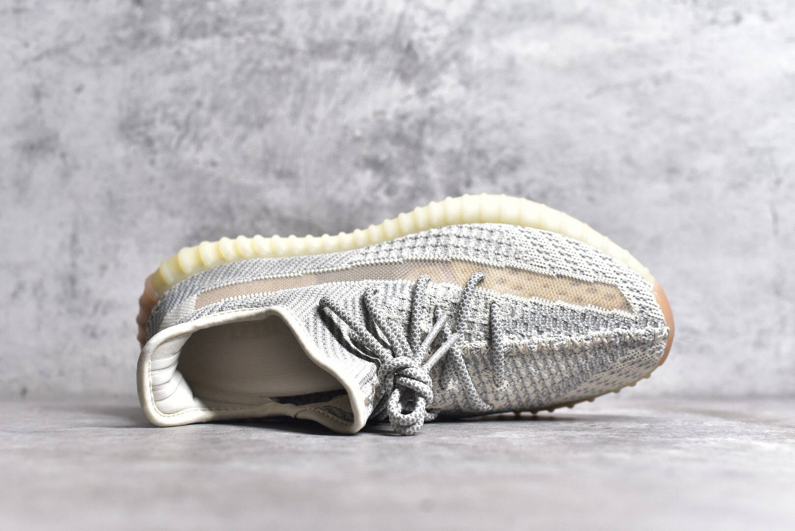 阿迪达斯 adidas yeezy 350v2 boost lundmark 椰子芝麻天使侧透运动