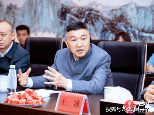 王世春,生于1968年.