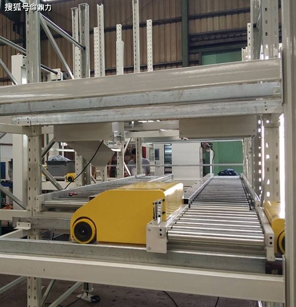 智能四向穿梭车导轨的类型及选择导轨时需要注意的问题有哪些呢?