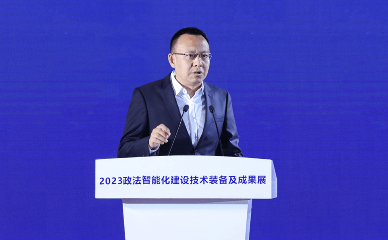 在10日上午的开幕式上,华为中国政企安平系统部副总经理周巍受邀发表