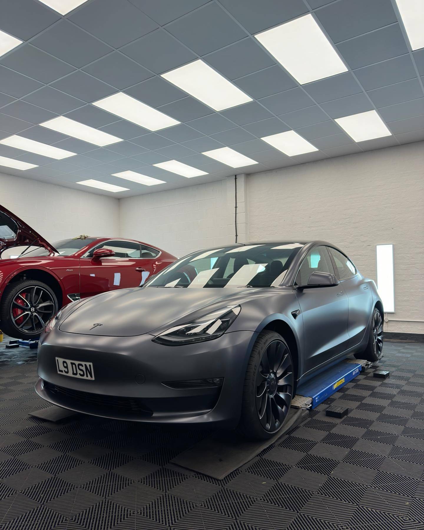 特斯拉高性能版model 3 dual motor装贴xpel隐形车衣_搜狐汽车_搜狐网