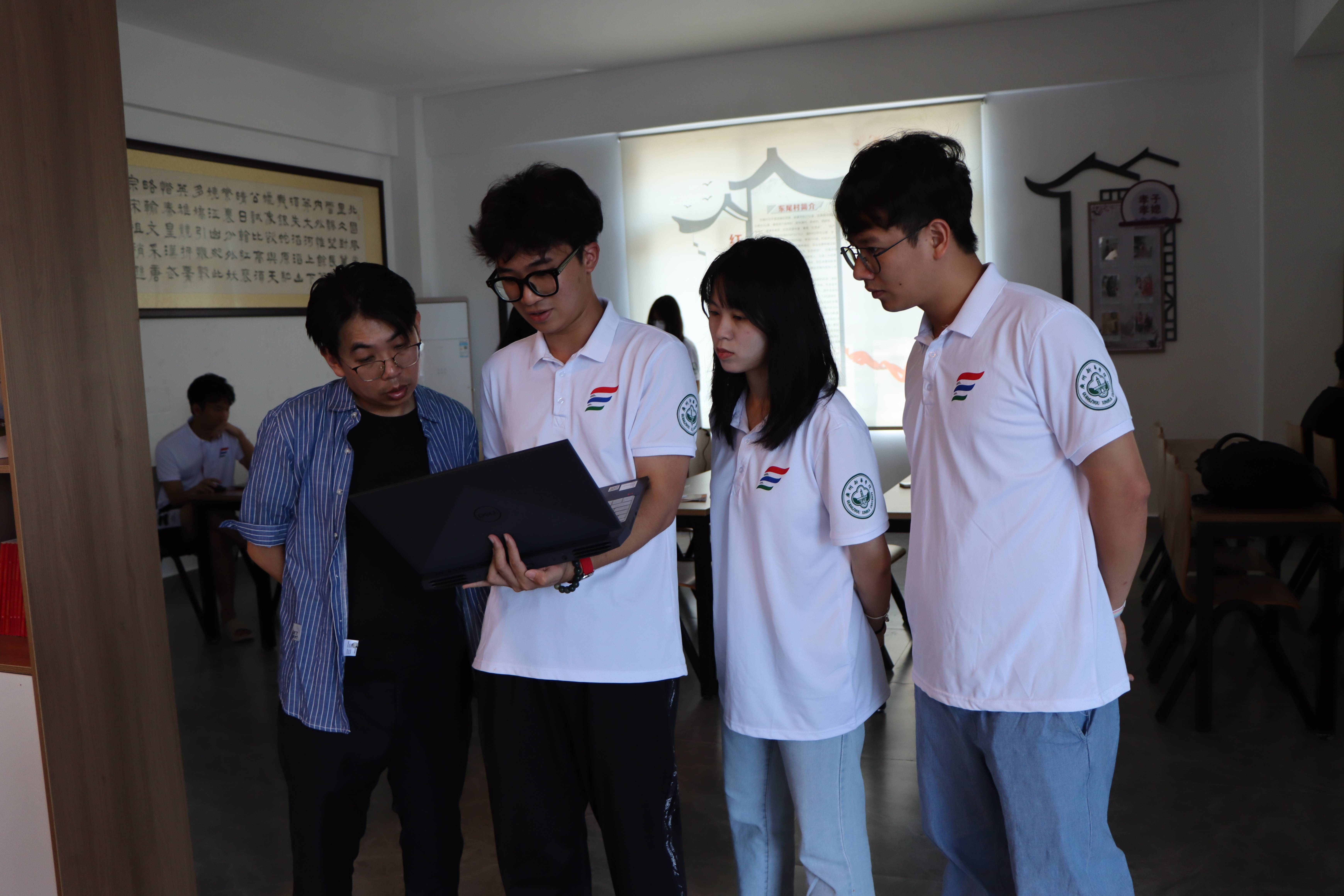 此发展模式等的问题上我们没有准确的答案,对此,黄加伦同志为我们答疑