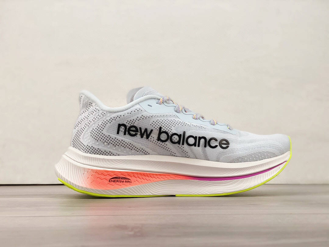 新百伦 new balance fuelcell sc trainer v2 马拉松轻量化全掌碳板