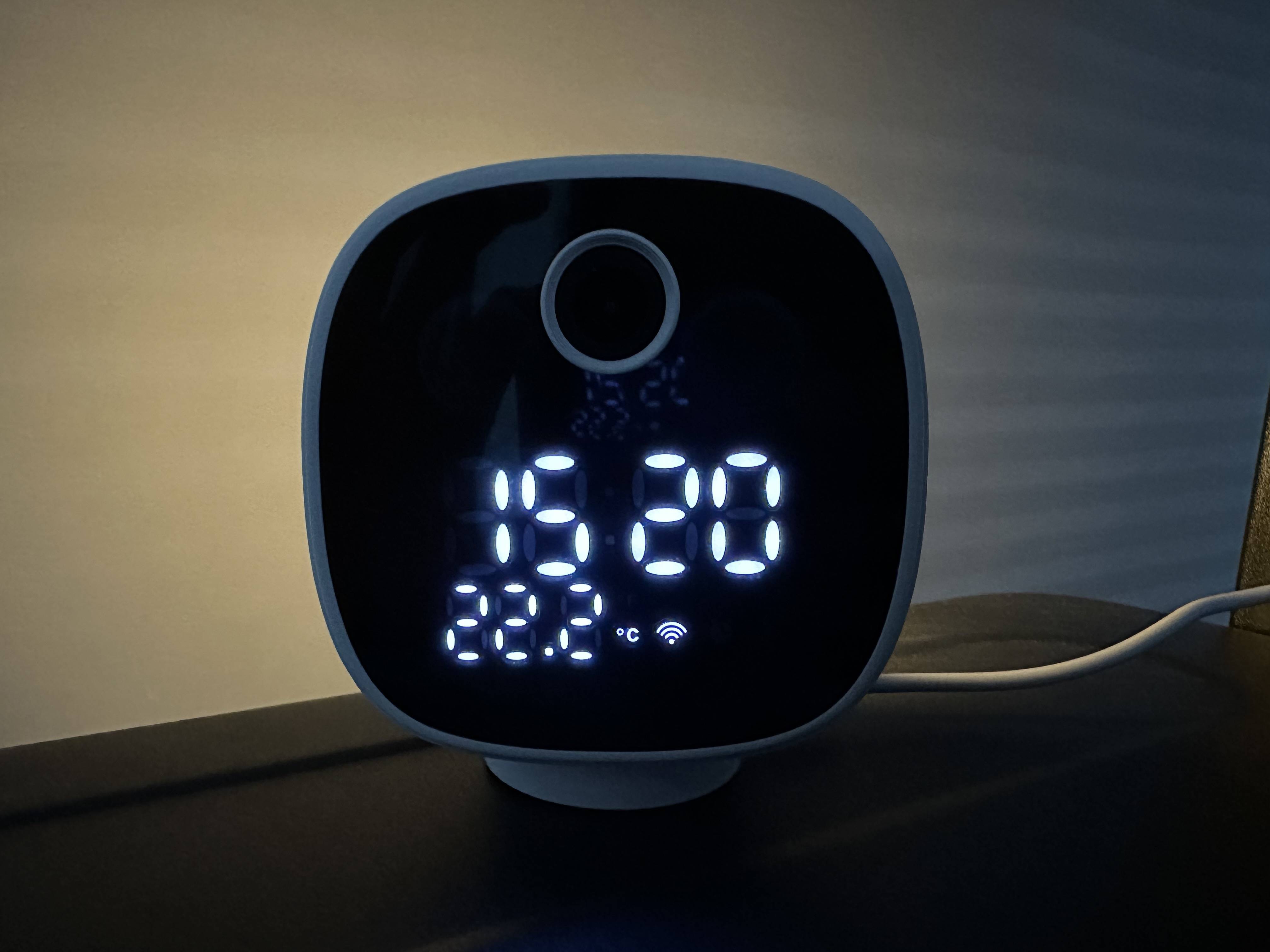 arpha儿童智能摄像头,时钟闹钟摄像头小夜灯多功能集合!