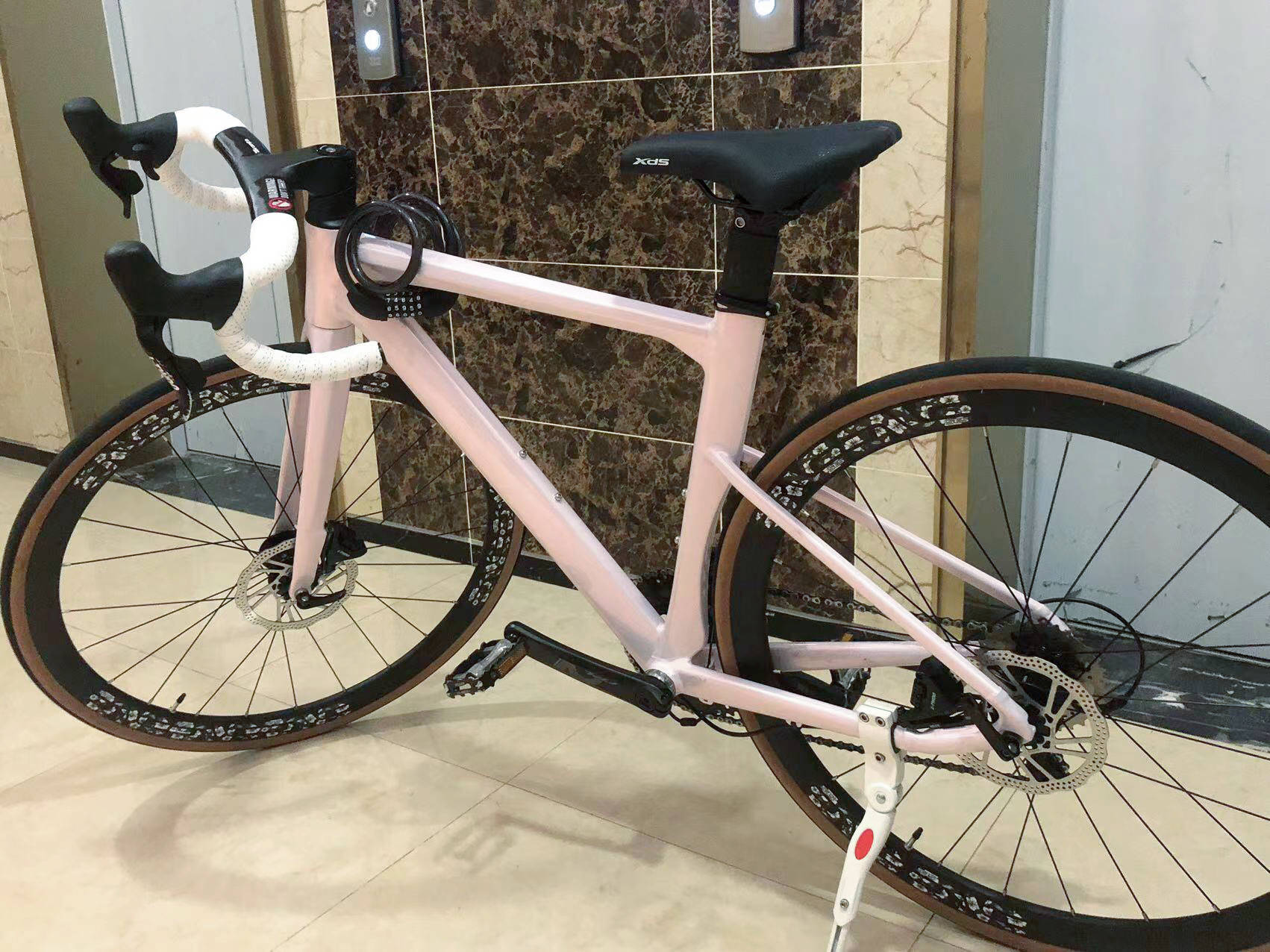 长沙汽车贴膜 长沙实体贴膜店 自行车改色花悦粉 摩托车贴膜 长沙汇格