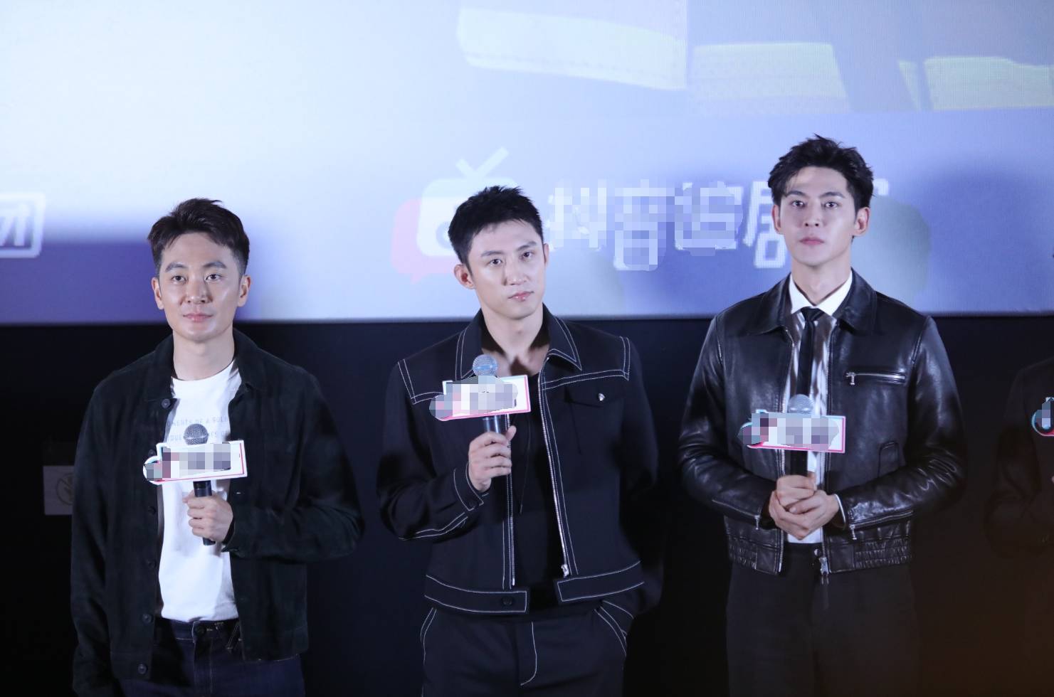 《他从火光中走来》 追剧团 黄景瑜唐晓天互相公主抱_视频_主创_图文