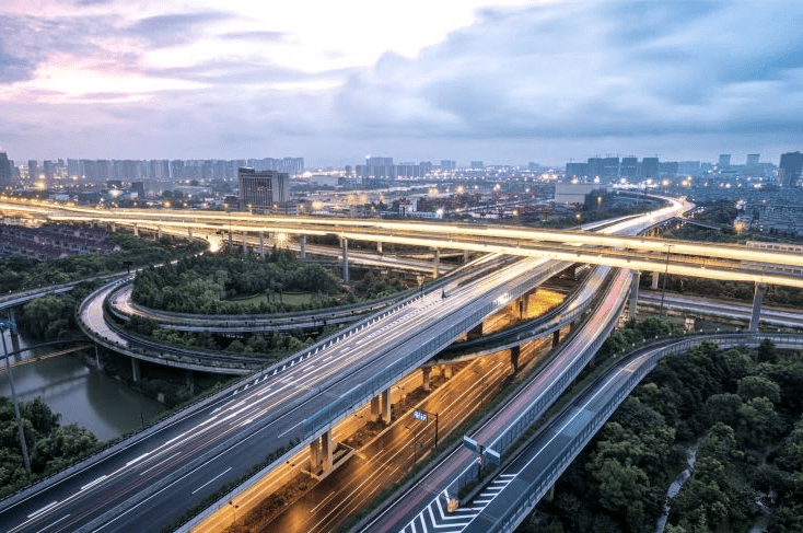 【成都买房】滨江樾城-5月特价房_最新成交走势_区域配套_售楼电话