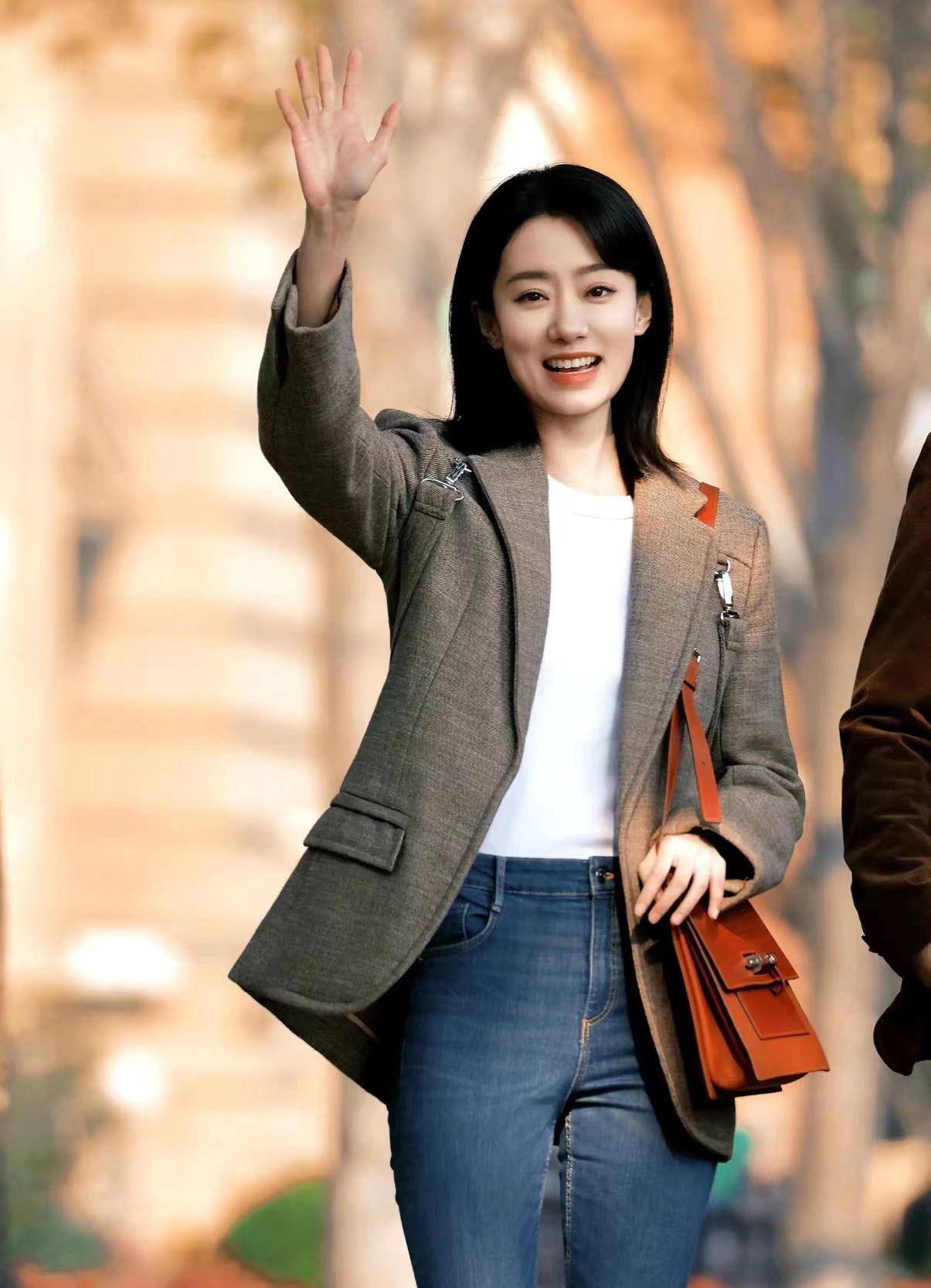 张小斐的大多数造型都是"姐姐挂"的,干练,飒爽,对于职场人来说也很有