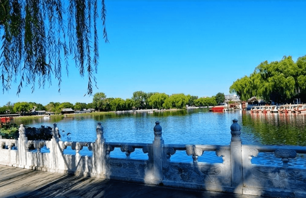 苏州四大名园之一，以其精巧的园林布局和雅致的建筑风格而闻名(图1)