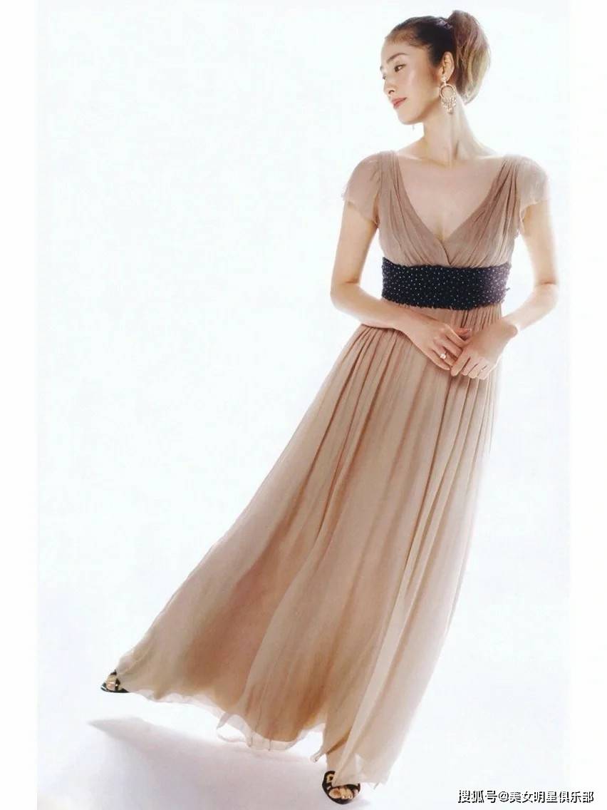 33岁天海佑希,妩媚撩人身材极致很性感!_演技_日本_音乐