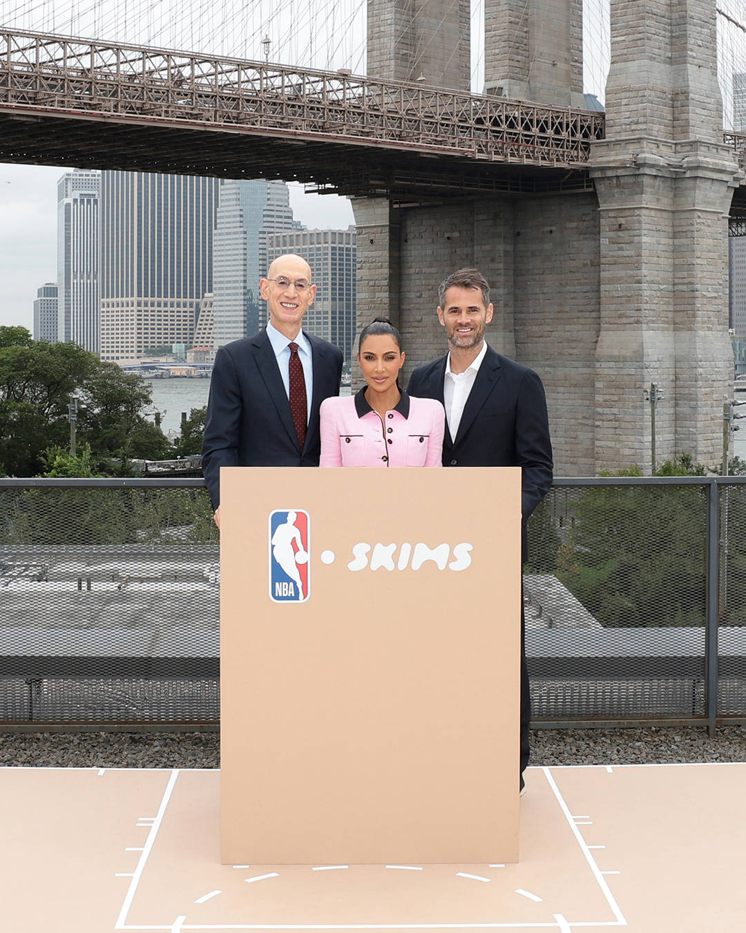 nba官宣与金-卡戴珊的内衣品牌达成协议 将成为合作伙伴_官方_文化