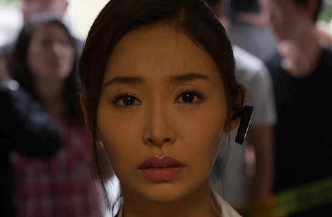 夏目彩春惊艳全场,身材火辣引爆眼球!_活动_人们_连衣裙