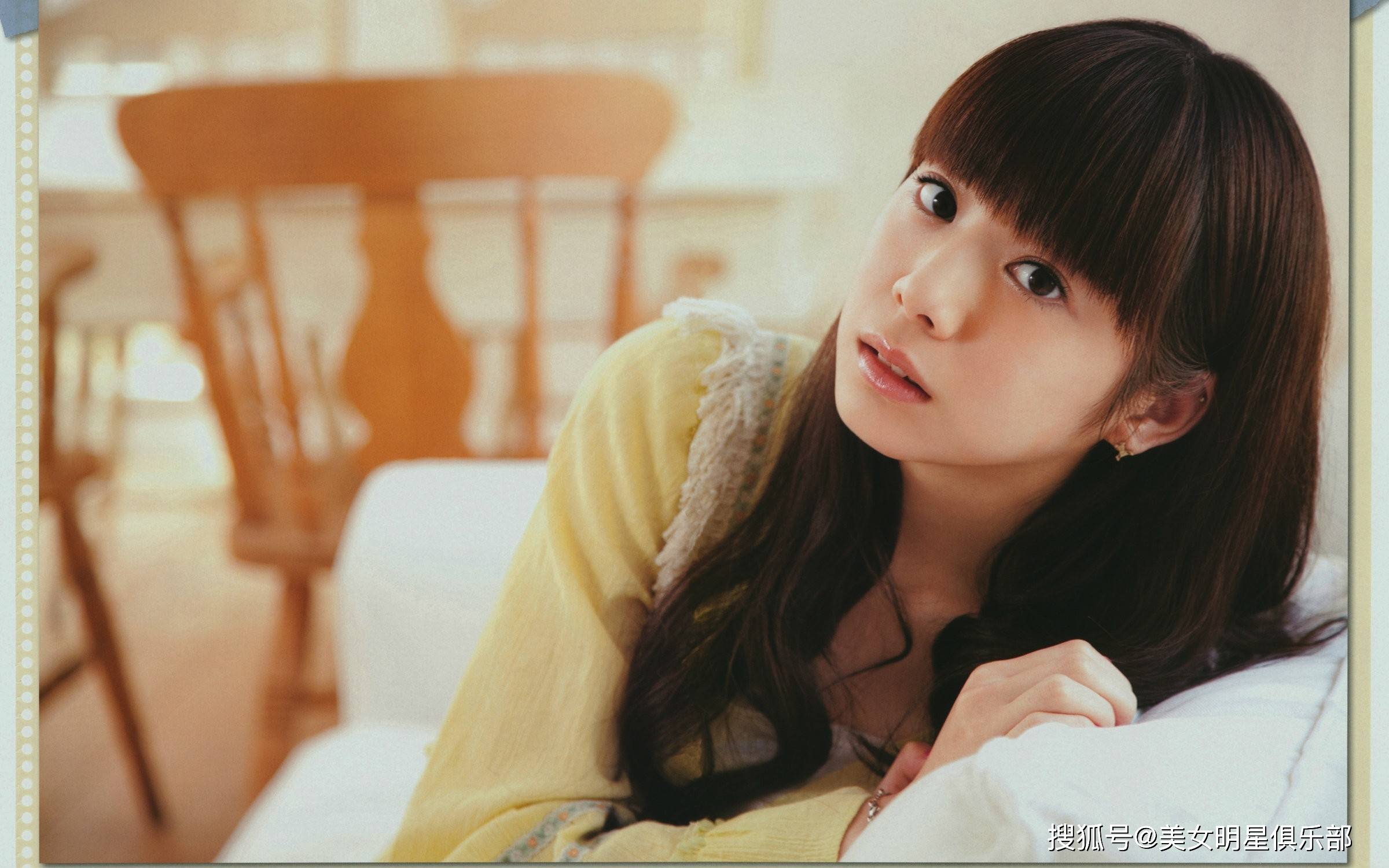 作为一名演员,夏帆在日本电影和电视剧界广受欢迎.