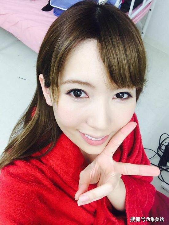 36岁上原亚衣,着实性感迷人女人味十足!