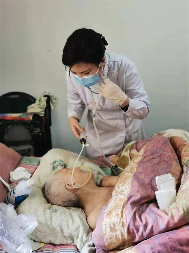 新乡市第二人民医院主管护师毛芳爱岗敬业用双手托起患者一片蓝天