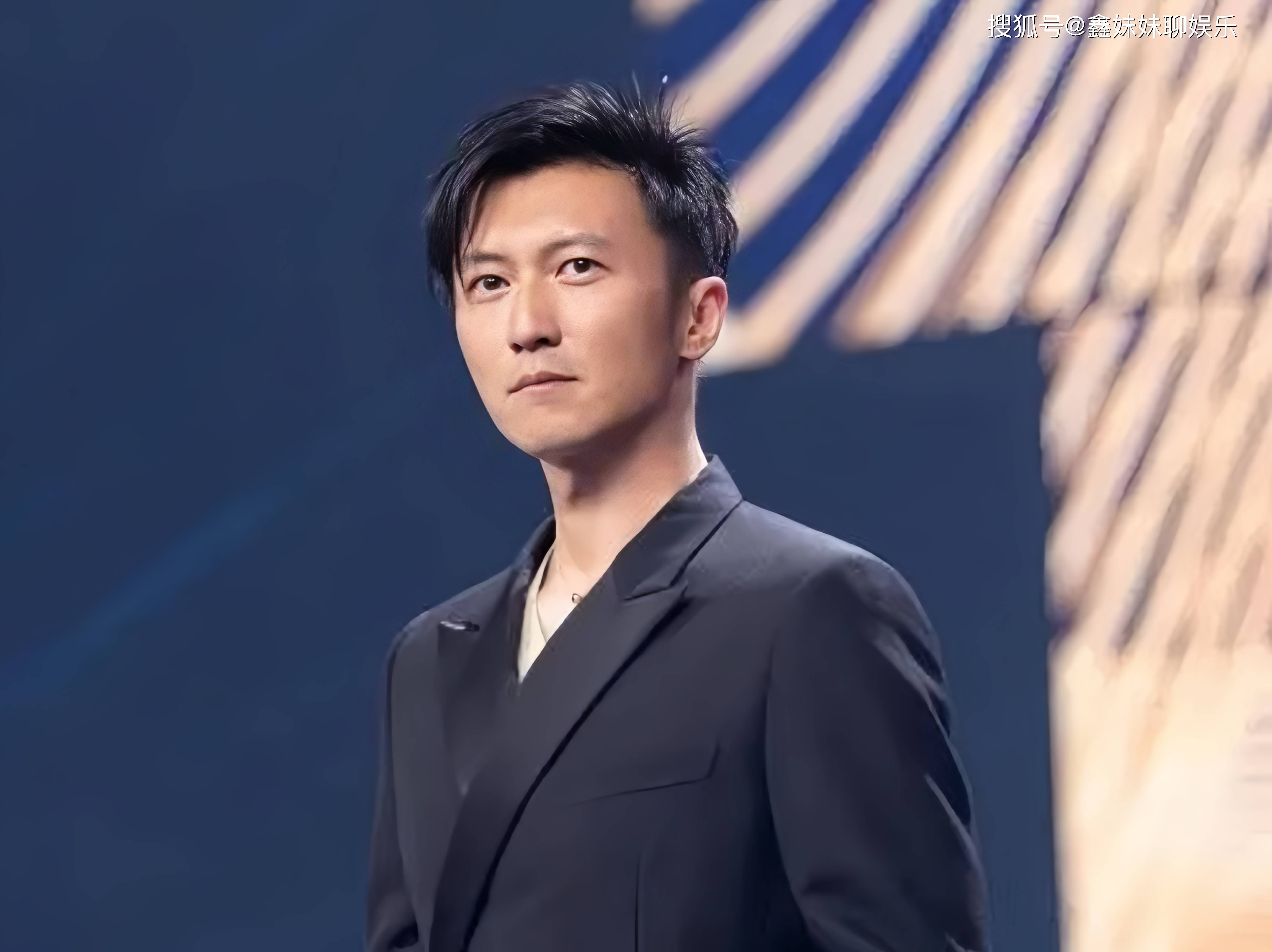 谢霆锋喜讯连连,成功改回中国国籍,宣布五大好消息!_合作_华为_家庭