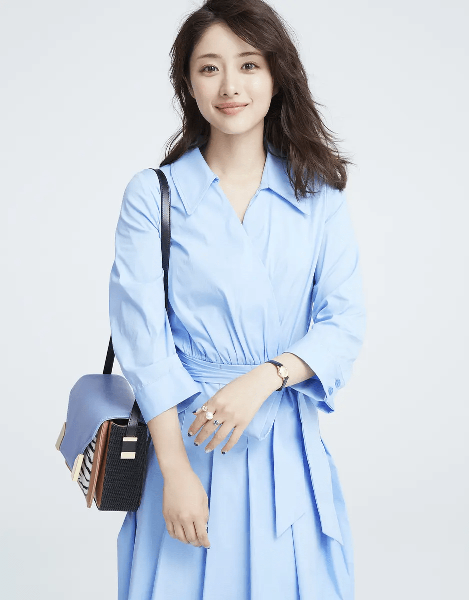 岛国甜美系石原里美,逆天颜值搭配性感身材.