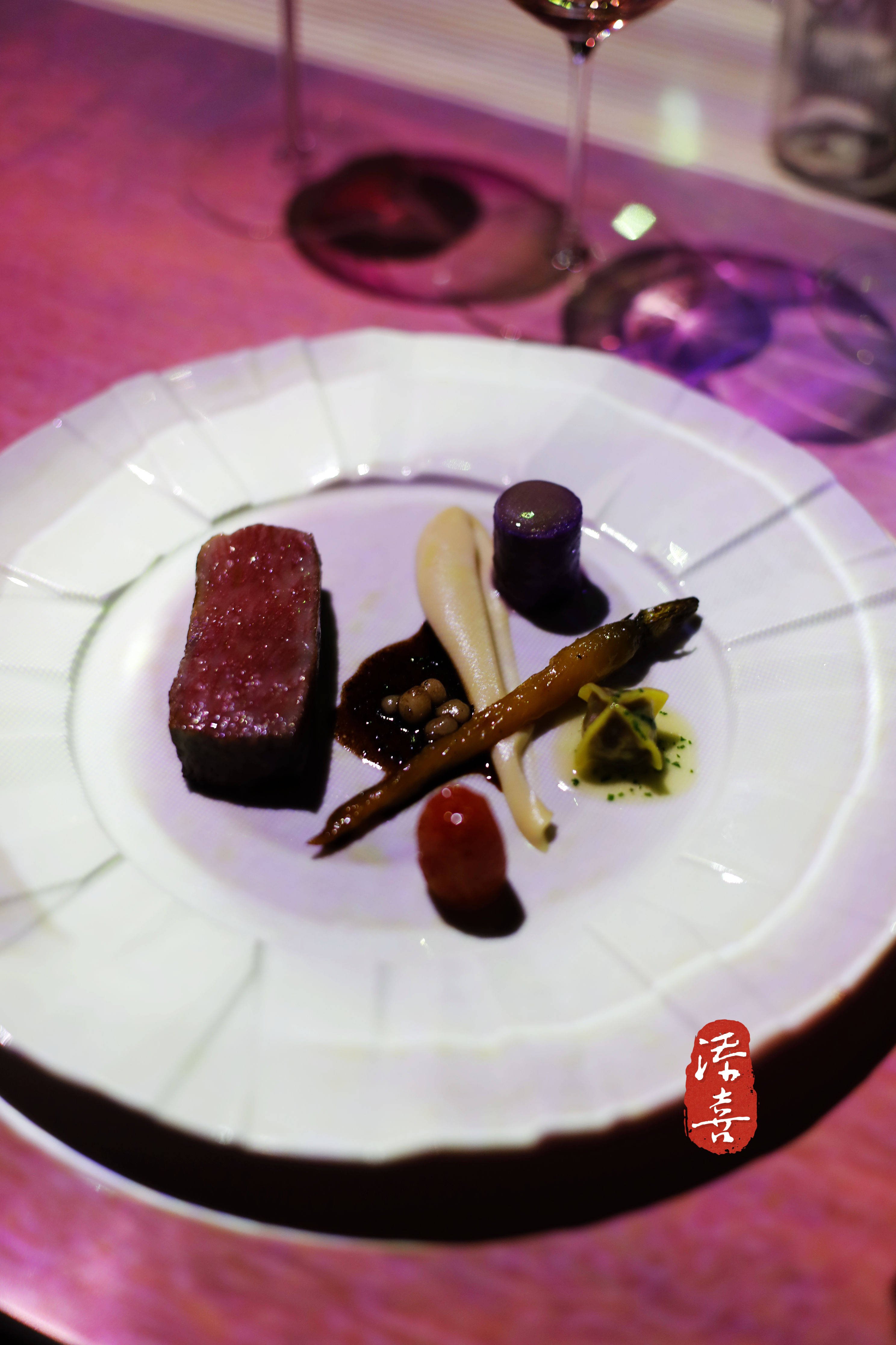 炭烤m9+西冷在光影穿越的法餐厅里贴一场秋膘