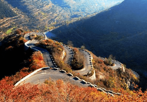 仰天山国家森林公园:鲁中文化名山一颗璀璨明珠,天然洞穴,崖壁时刻