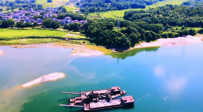 诗画泰和县江畔村