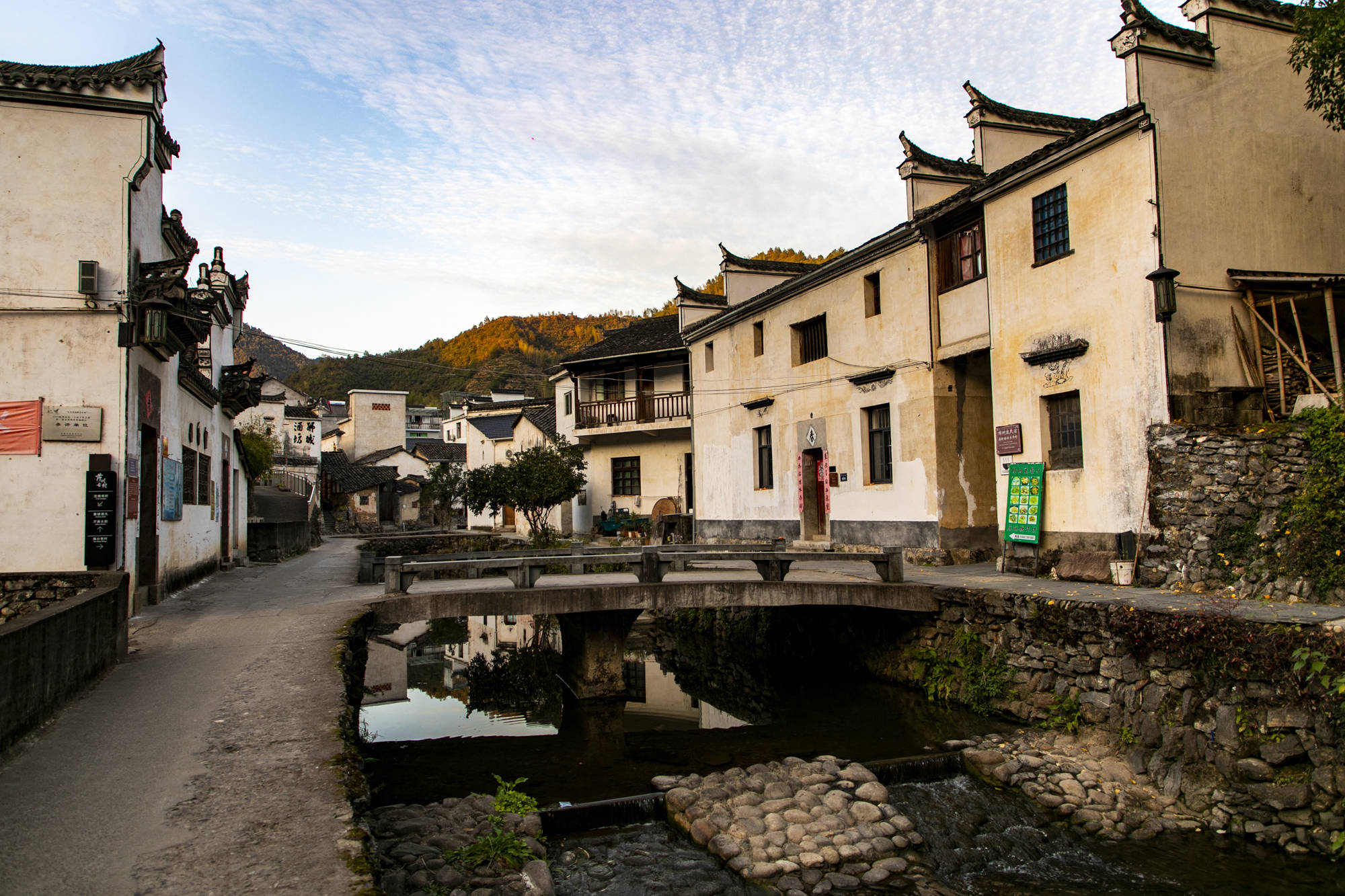 不输江南古镇,千岛湖这座古村落已经被隐藏了七百年,宛如世外桃源