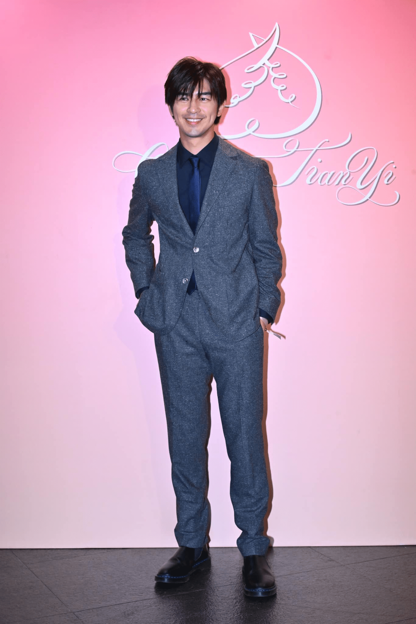 37岁未婚生子,47岁儿子遭绑架,70岁为儿子大婚请来