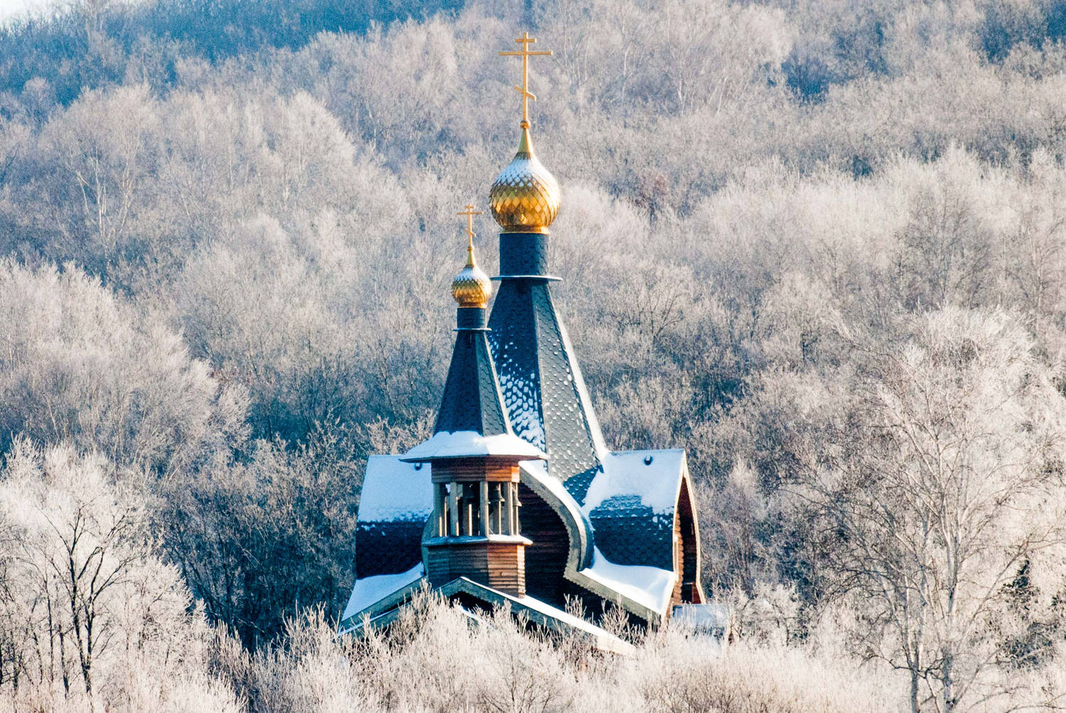 冰瀑冬捕,打开冬季的冰雪梦幻世界