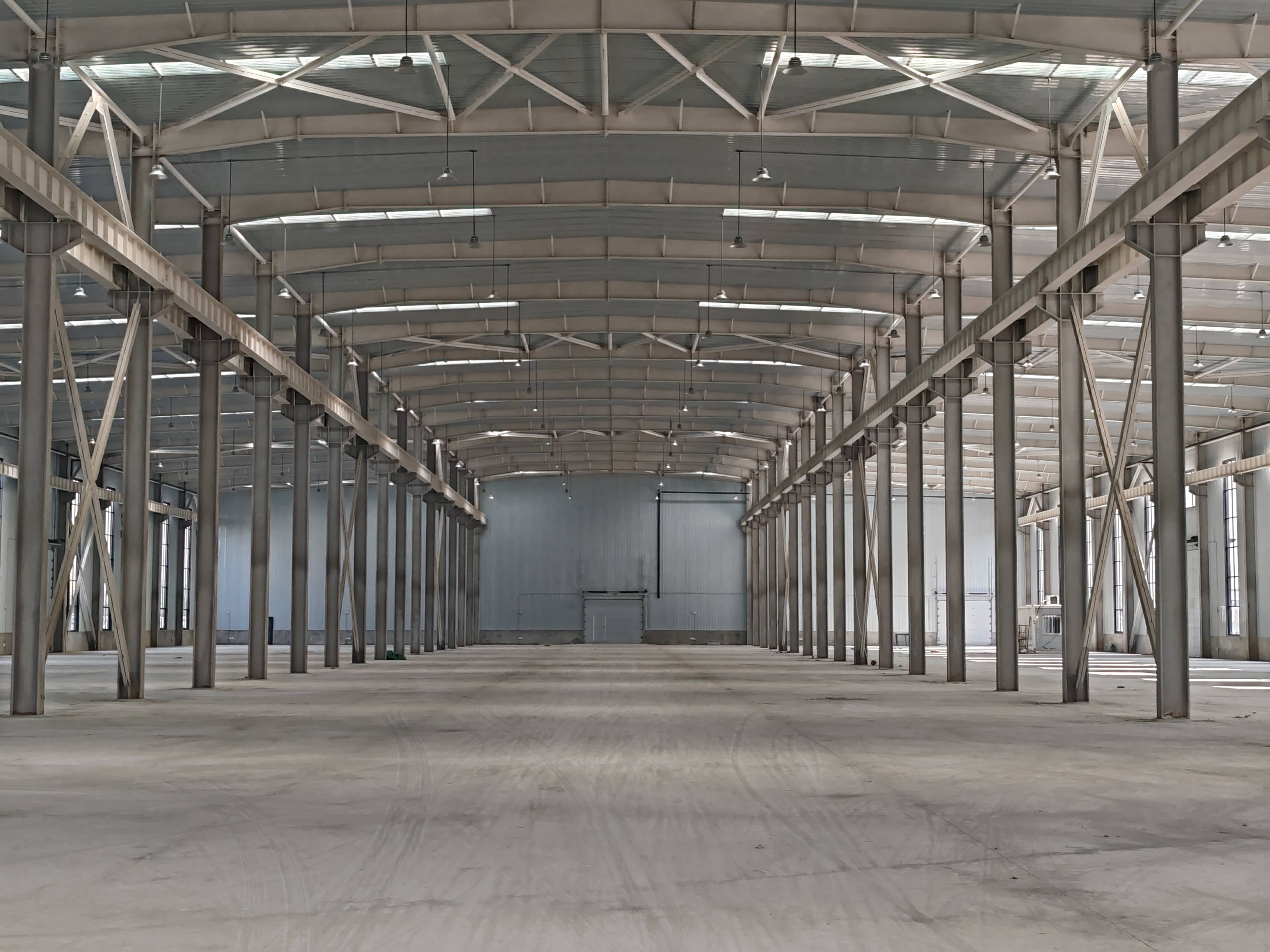 钢结构厂房的特点_进行_建筑_钢材