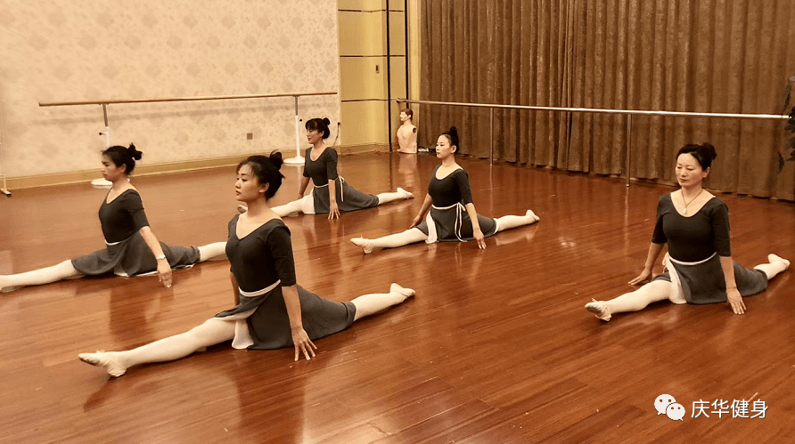 快来报名6月份零基础成人芭蕾形体培训班招生