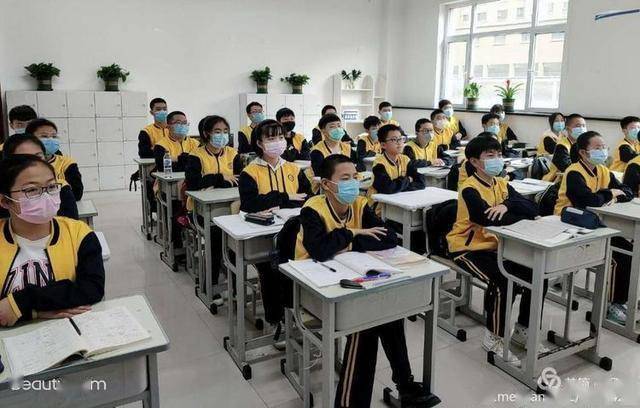 白山市第八中学开展"6.3"虎门销烟纪念日禁毒宣传活动