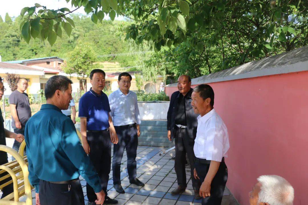 【徽县伏家镇快讯】付小龙深入伏家镇五保家园督查调研养老服务设施