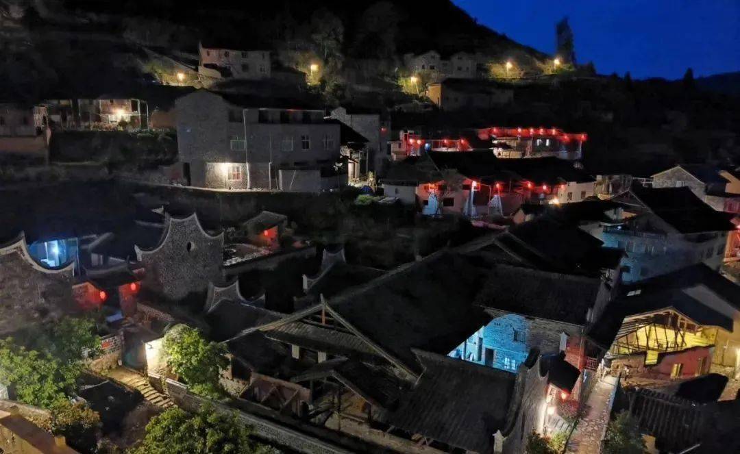 探秘南岩一个沉寂数百年的古村为什么突然火了