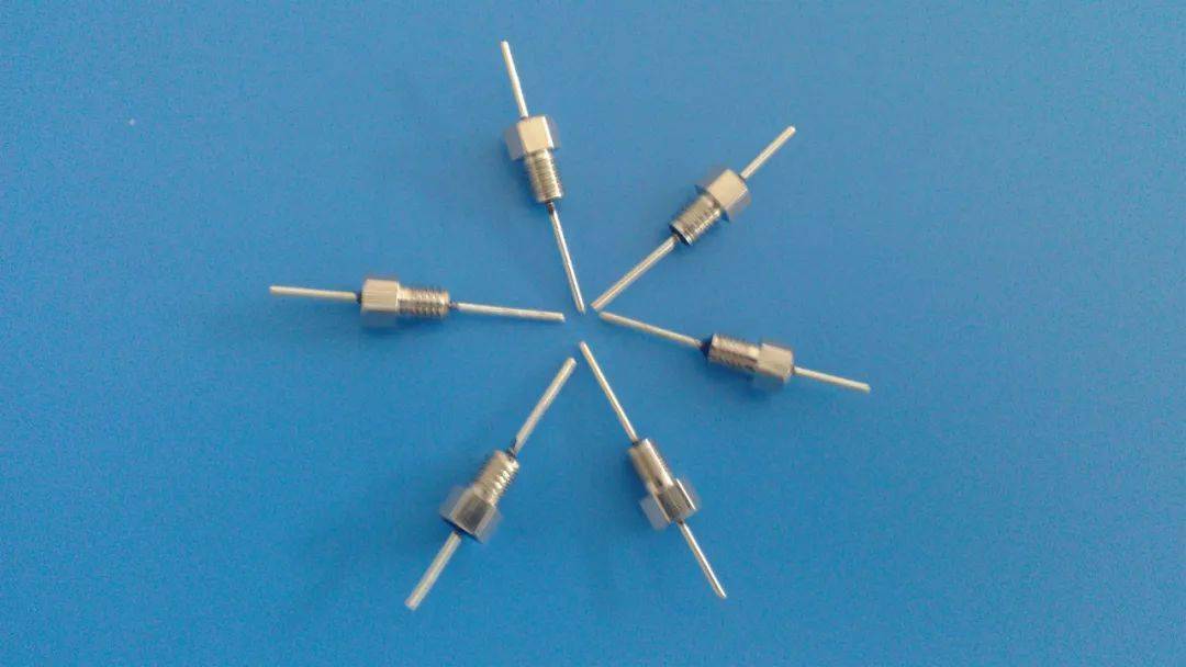 超级干货!二十种电容分类详解(附常用电子元件实物图片大全)