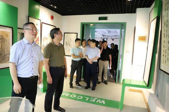 金华市金东区副区长郑竟成带队来我区考察教育工作