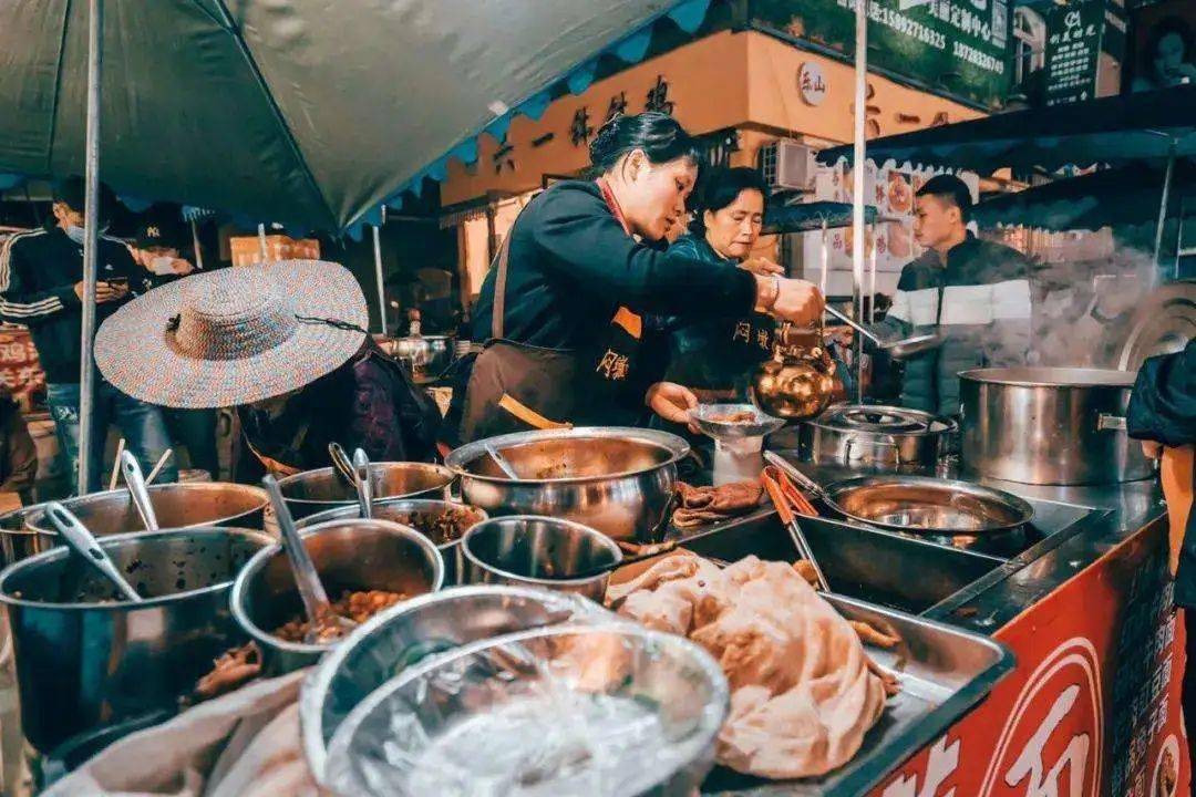 分享地摊经济回归真的会逼死实体餐饮吗