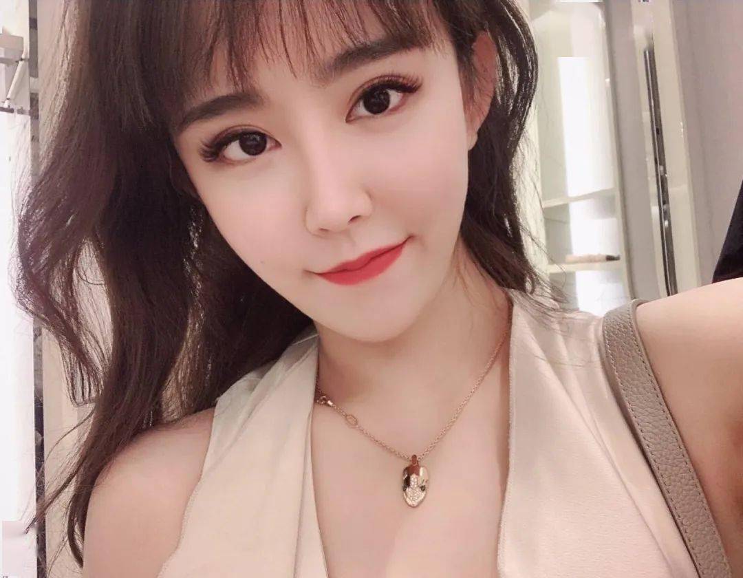 映客主播为何这么拼专访527年度盛典双料冠军四姐