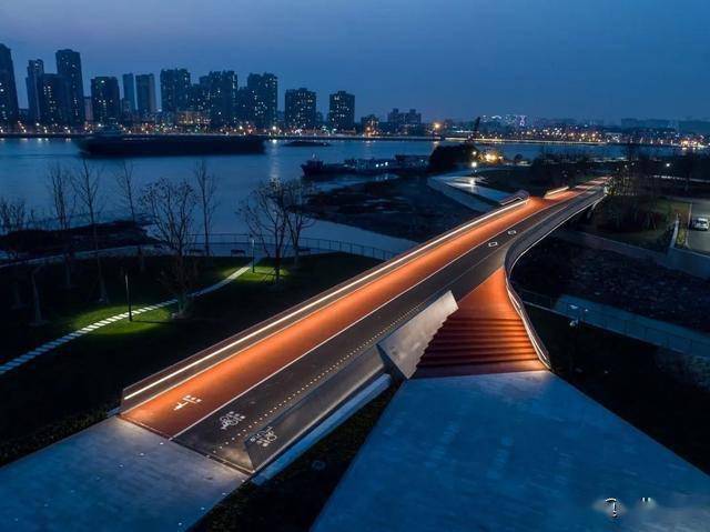 浦东滨江岸线上的12座精美慢行桥一一细数