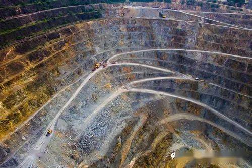 几内亚内阁全体会议批准西芒杜铁矿1号和2号矿区基础矿业协议