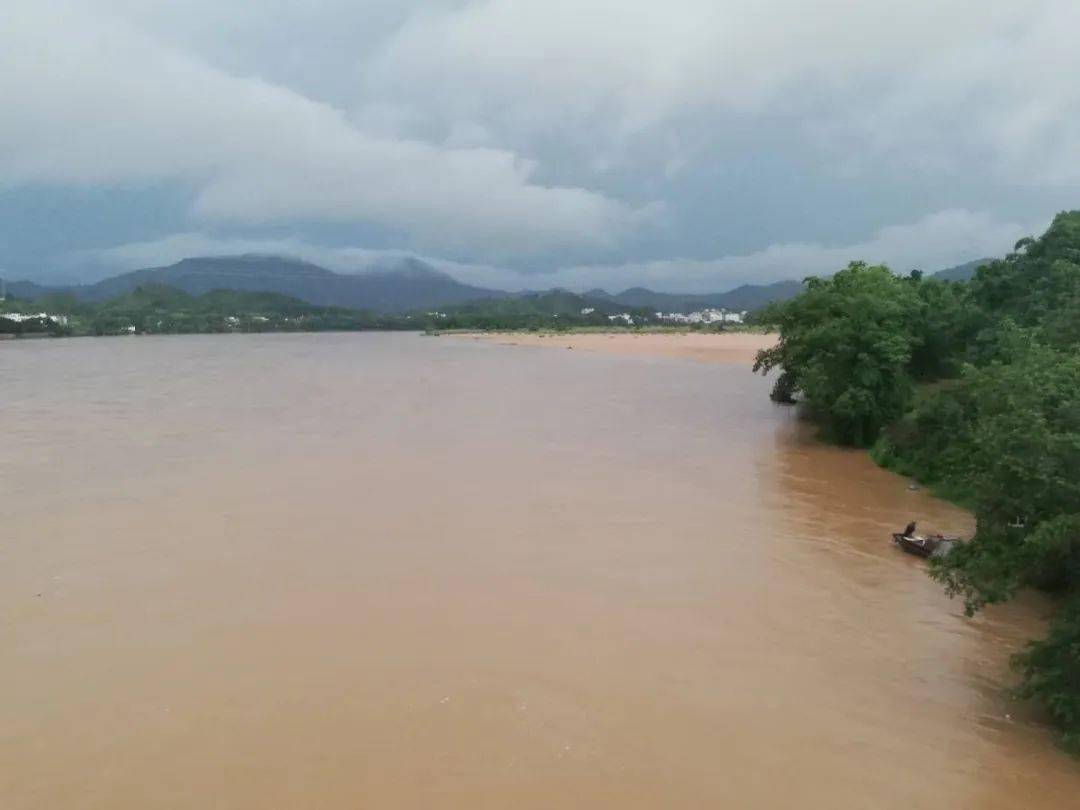 水庫決堤,2人遇難!強降雨還將持續.