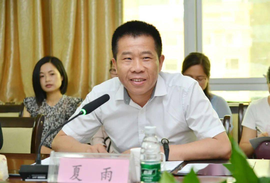 钟金华对北京联慈健康扶贫基金会再次来到我县启动公益项目的善举和大