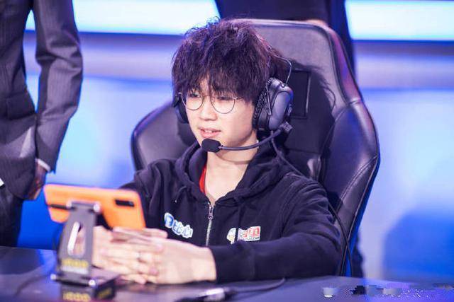 王者荣耀:dyg易峥像极了e星诺言!悲催了林教练,高兴了张角