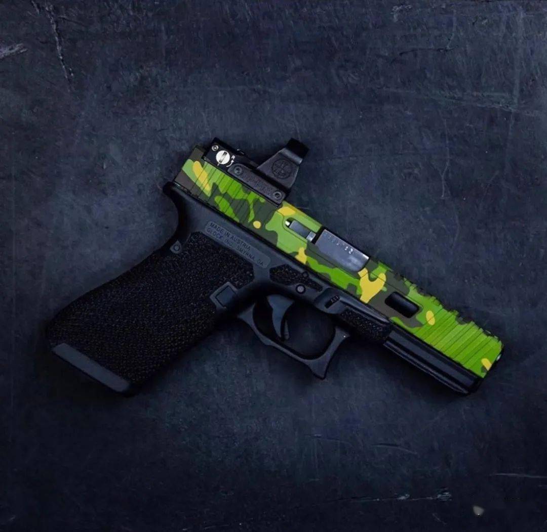 枪械涂装美图融入了个人的喜好和品味独树一帜的个性化优质产物