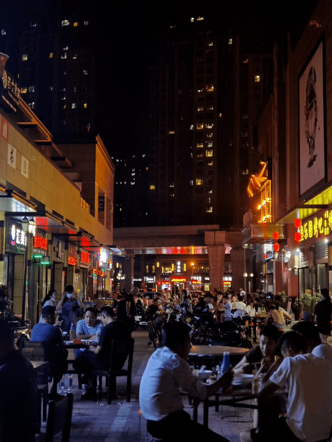 热点活动丨绿地缤纷夜市集燃爆华中三地武汉襄阳荆州点亮荆楚夜