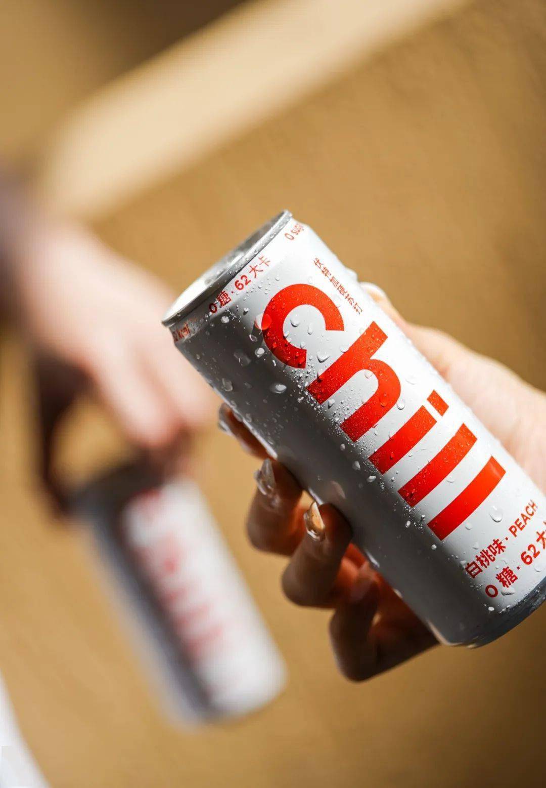 夏天来上一瓶白桃味的chill,比可乐多了份微醺,比啤酒多了份清甜,简直