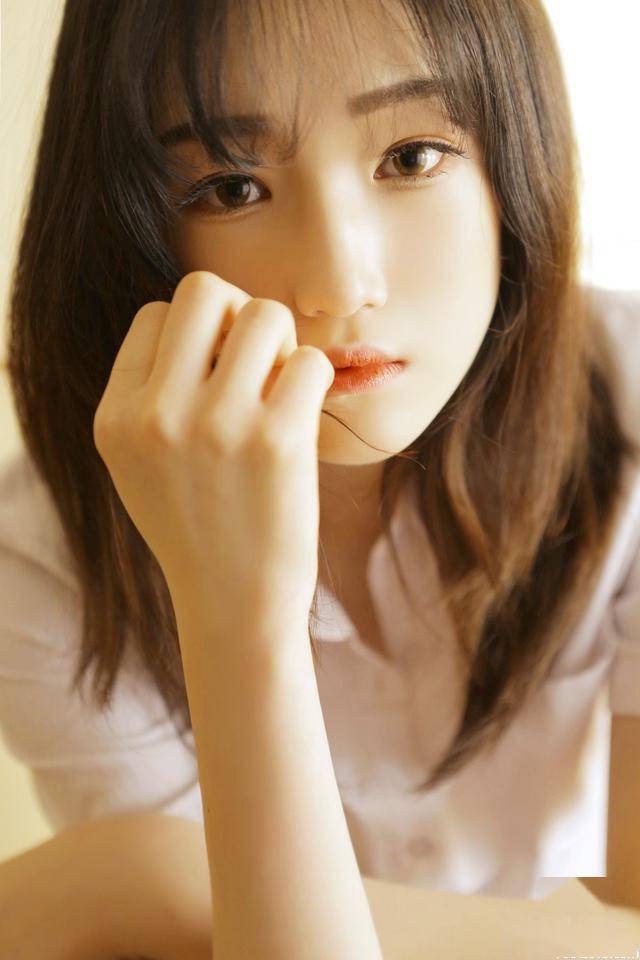 清澈的眼神里藏着淡淡忧伤西安三十八中美女校花写真曝光