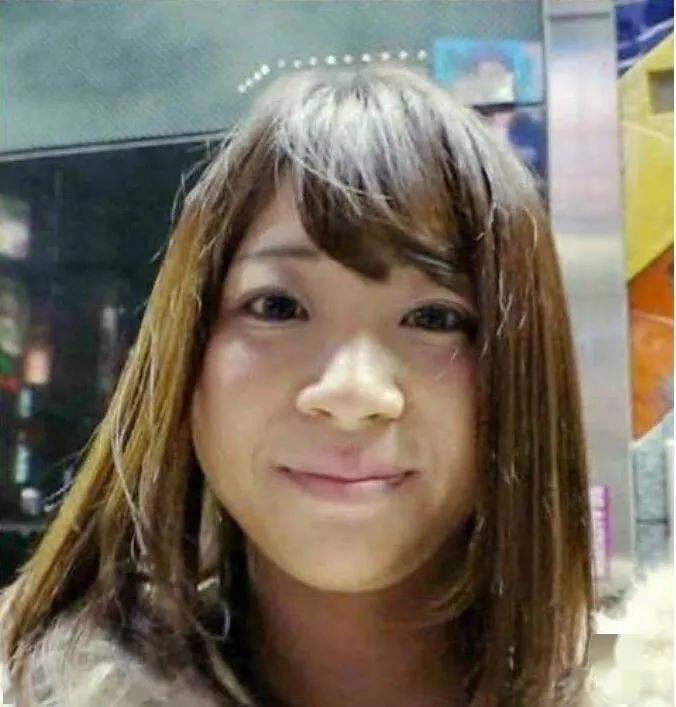 女生戴口罩前vs脱口罩后的颜值差距我的妈啊