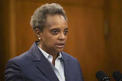 芝加哥市长莱富特(lori lightfoot),是芝加哥历史上第一位非裔女市长