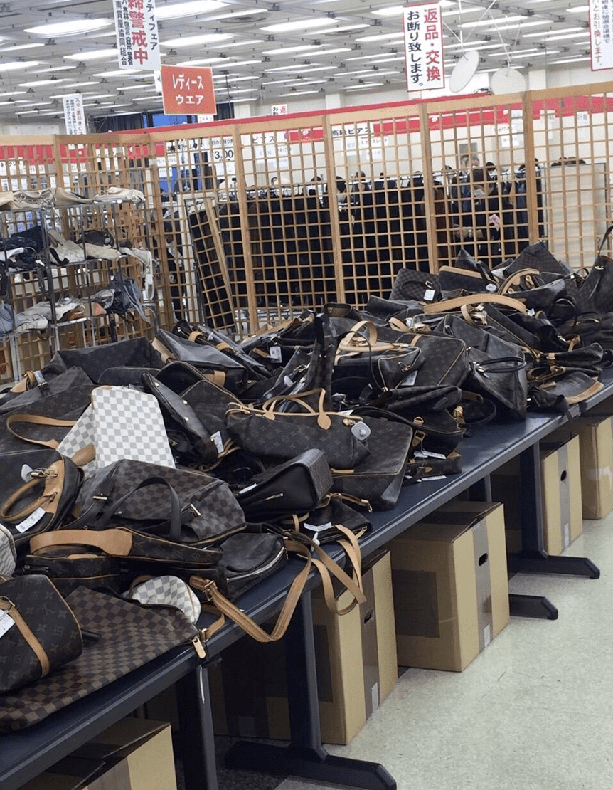 六年卖出百万个奢侈品包包东北小伙成二手lv背后的男人