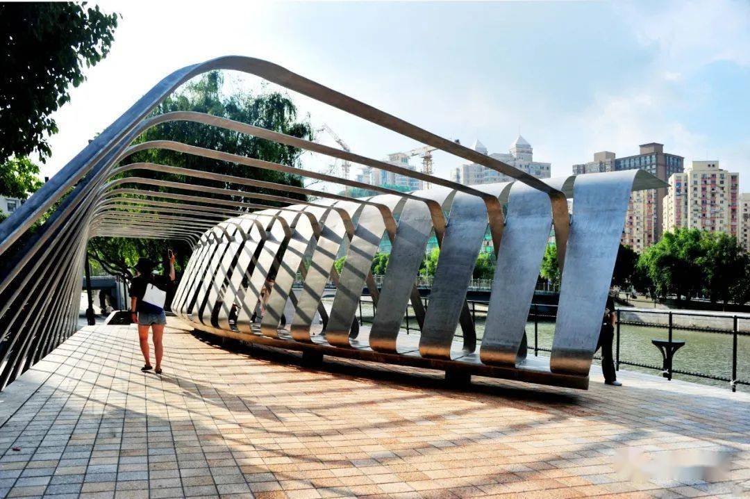 便民乌镇路桥亲水平台全新亮相苏州河黄浦段美景初显